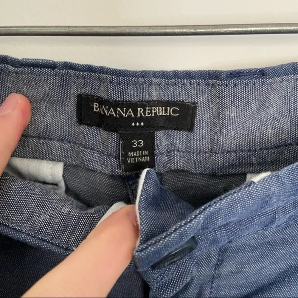 Banana Republic blue‎ chambray flat front shorts 33 10” inseam